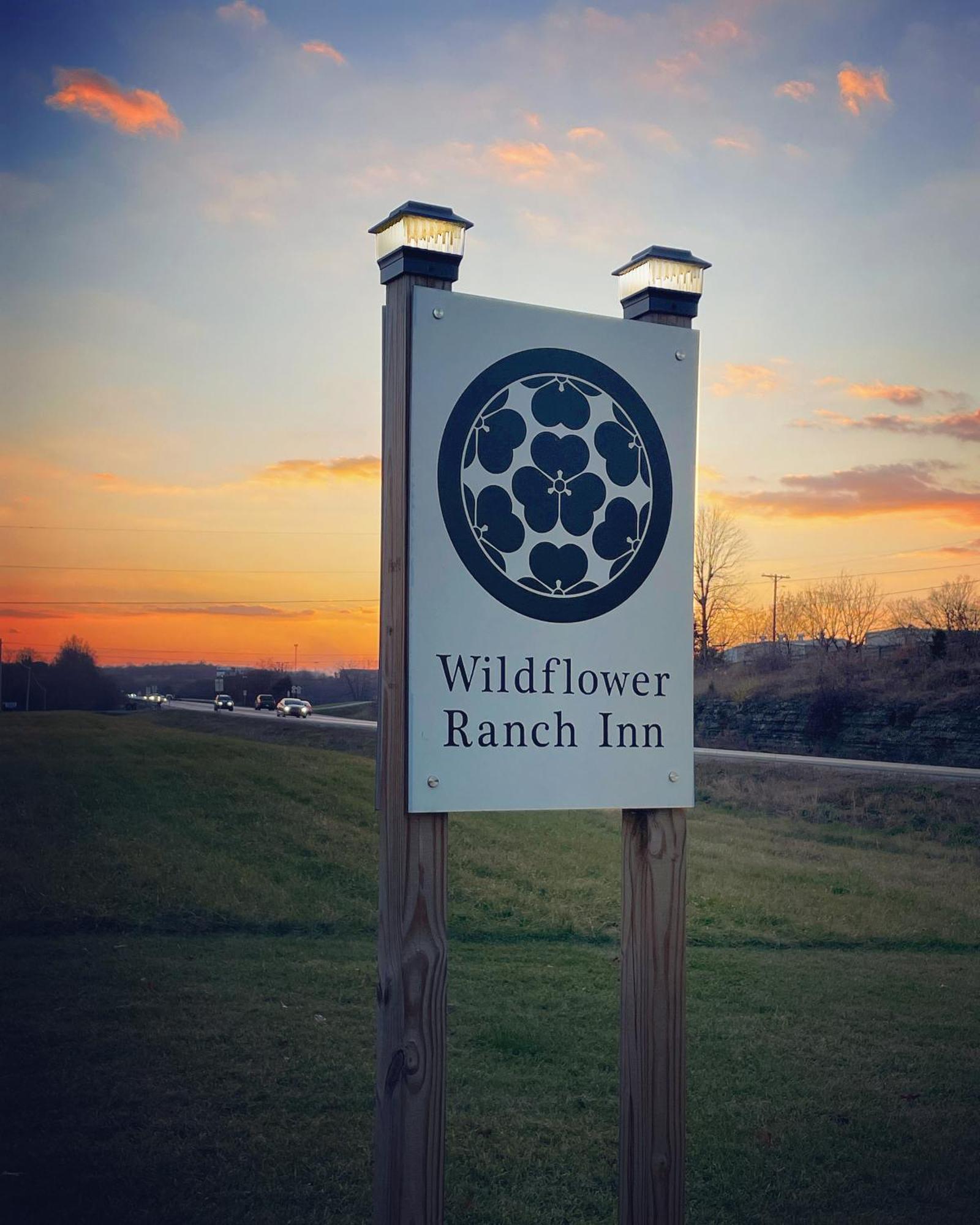 Wildflower Ranch Inn Springfield Exterior photo